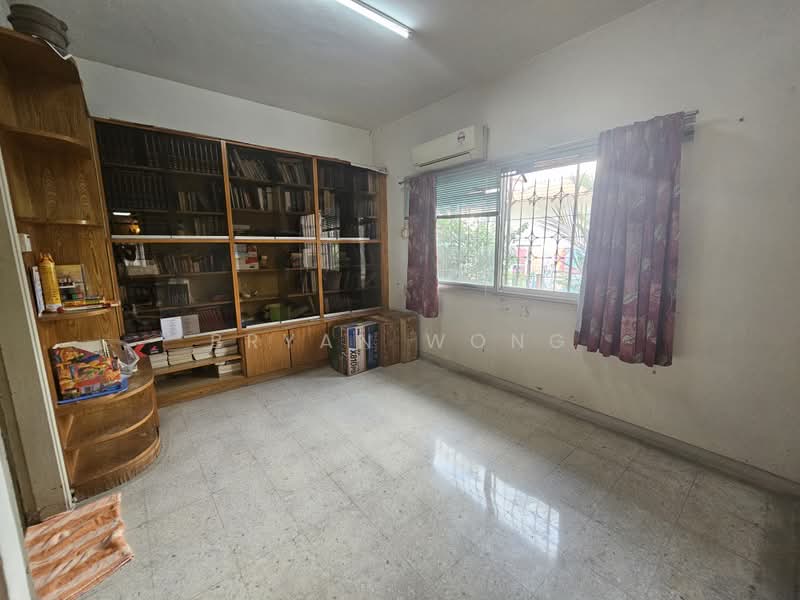 Semi-Detached House for Sale in Damansara Jaya (Petaling Jaya) - Bryan Wong - Study - PropertyGuru.com.my