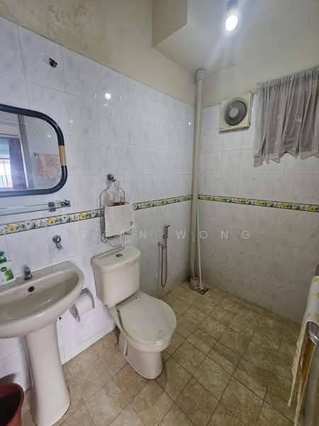 Semi-Detached House for Sale in Damansara Jaya (Petaling Jaya) - Bryan Wong - Bathroom - PropertyGuru.com.my