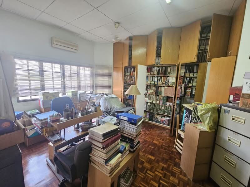 Semi-Detached House for Sale in Damansara Jaya (Petaling Jaya) - Bryan Wong - Study - PropertyGuru.com.my
