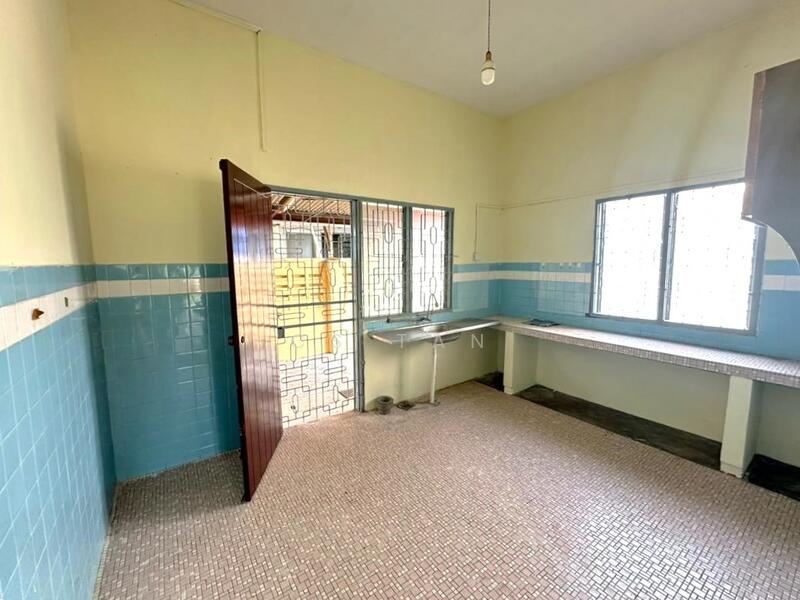Semi-Detached House for Sale in Taman Pelangi (Johor Bahru) - CS Tan - Kitchen - PropertyGuru.com.my