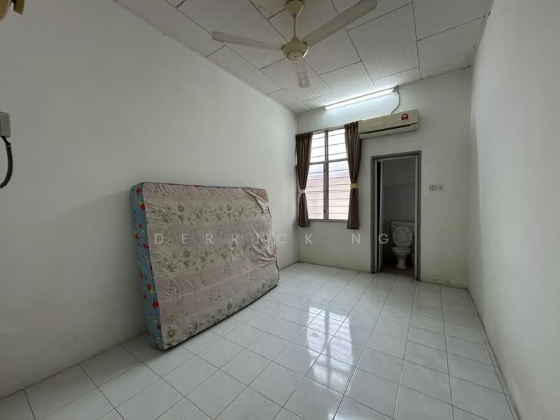 Rumah Teres 2 Tingkat untuk Dijual di Taman Sinar Intan (Sungai Petani) - Derrick Ng - Bedroom - PropertyGuru.com.my