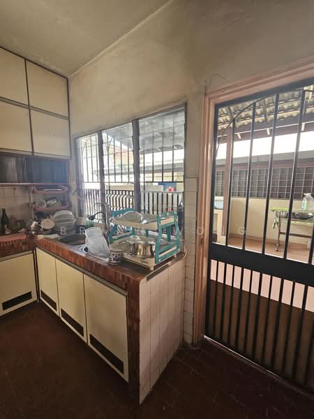 Semi-Detached House for Sale in Damansara Jaya (Petaling Jaya) - Bryan Wong - Kitchen - PropertyGuru.com.my