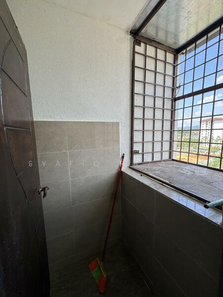 Untuk Disewa - Flat Mahkota Cheras (L6 L7 L8 L9)