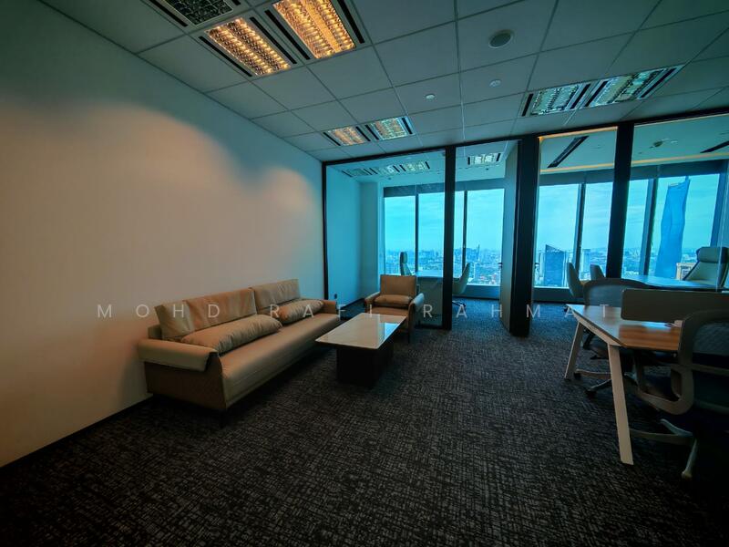 2+1 ,8 pax workstation