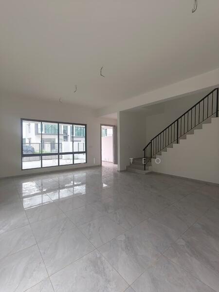 2-storey Terraced House for Sale in Bandar Putra (Kulai) - Robin Teo - Living Room - PropertyGuru.com.my