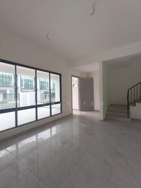 2-storey Terraced House for Sale in Bandar Putra (Kulai) - Robin Teo - Living Room - PropertyGuru.com.my