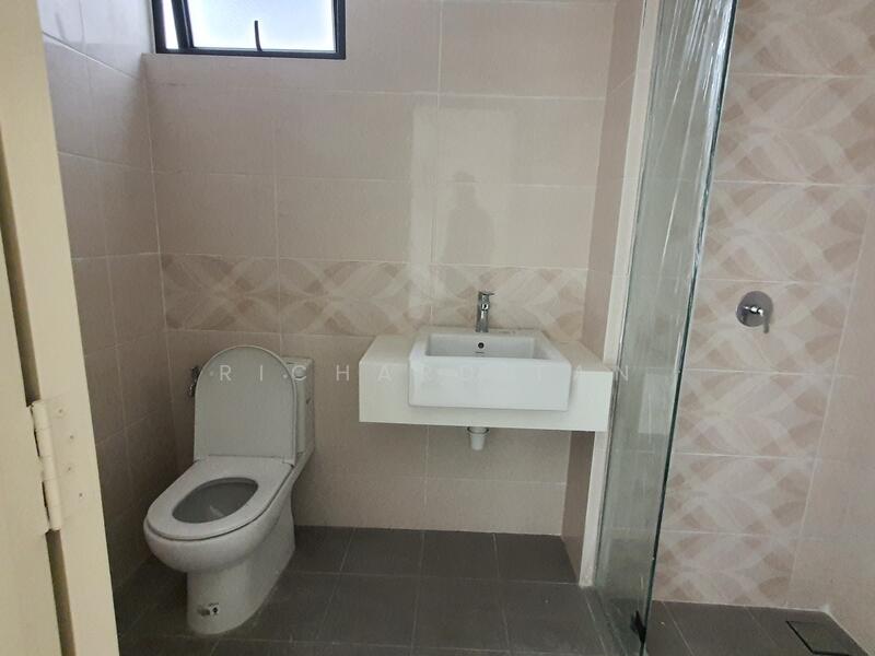 Bathroom of the Master Bedroom