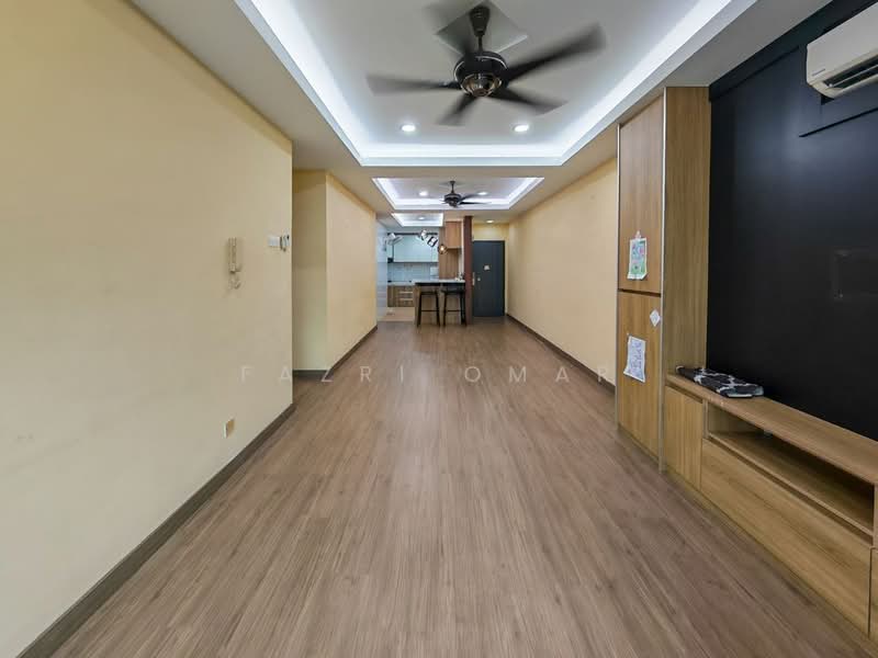 Kondominium untuk Dijual di Tiara Duta - Fazri Omar - Living Room - PropertyGuru.com.my