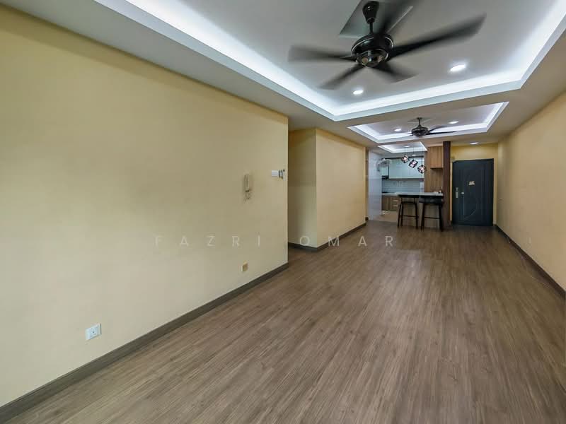 Kondominium untuk Dijual di Tiara Duta - Fazri Omar - Living Room - PropertyGuru.com.my