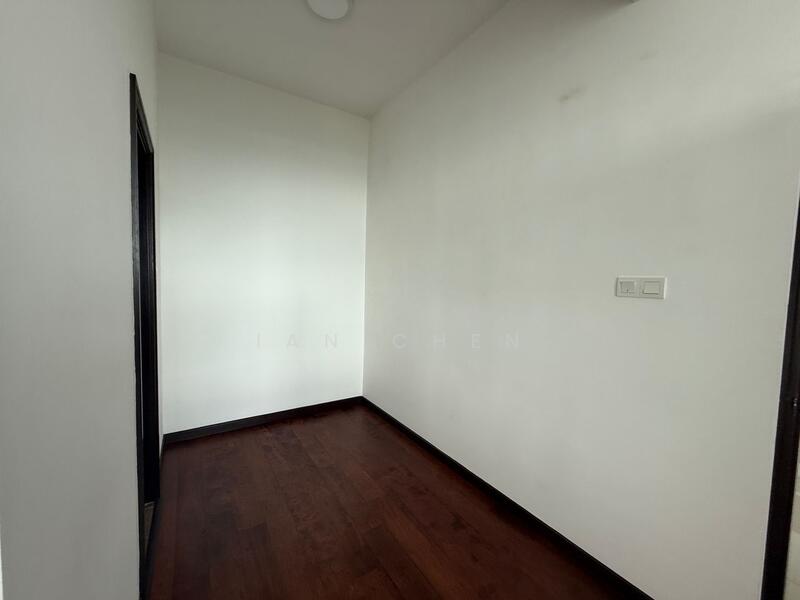 Untuk Dijual - Molek Regency