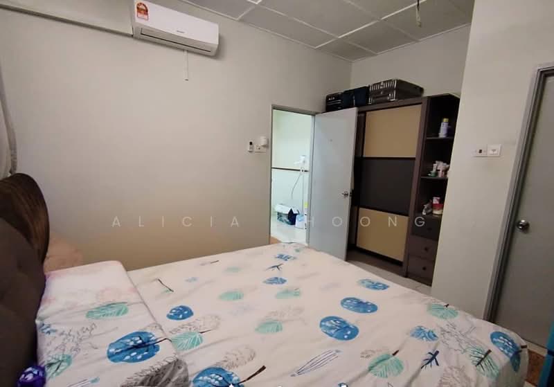 2-storey Terraced House for Sale in Bandar Sungai Long (Selangor) - Alicia Choong - Bedroom - PropertyGuru.com.my