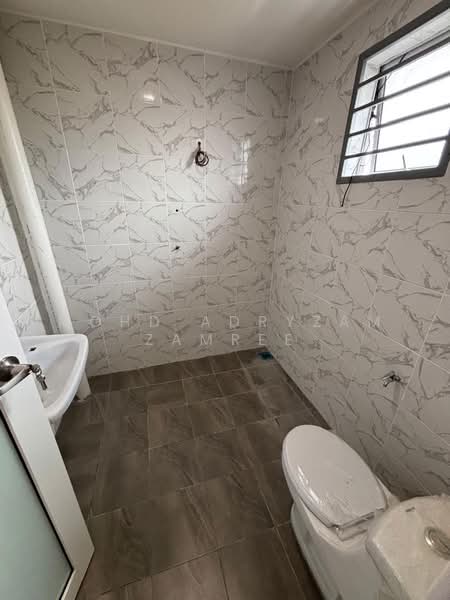 Rumah Teres 2.5 Tingkat untuk Dijual di Taman Chi Liung (Klang) - Mohd Adryzam - PropertyGuru.com.my