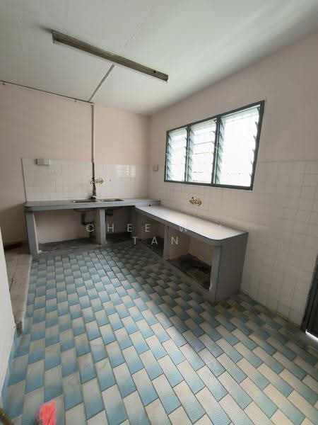 Rumah Teres 2-Tingkat untuk Dijual di Taman Pakatan (Ipoh) - Chee Wei Tan - Kitchen - PropertyGuru.com.my
