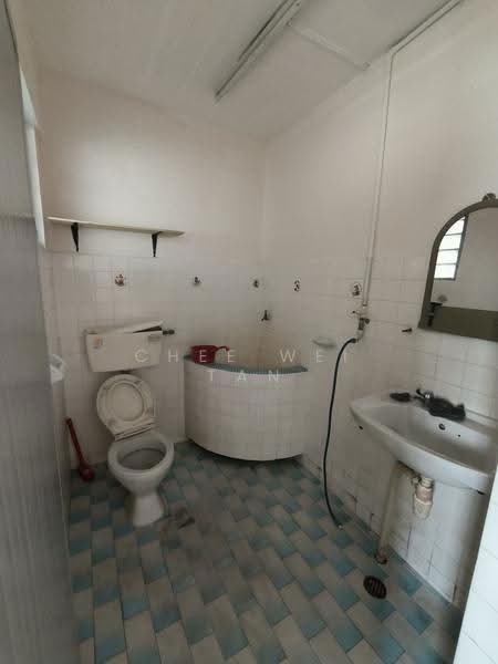 Rumah Teres 2-Tingkat untuk Dijual di Taman Pakatan (Ipoh) - Chee Wei Tan - Bathroom - PropertyGuru.com.my