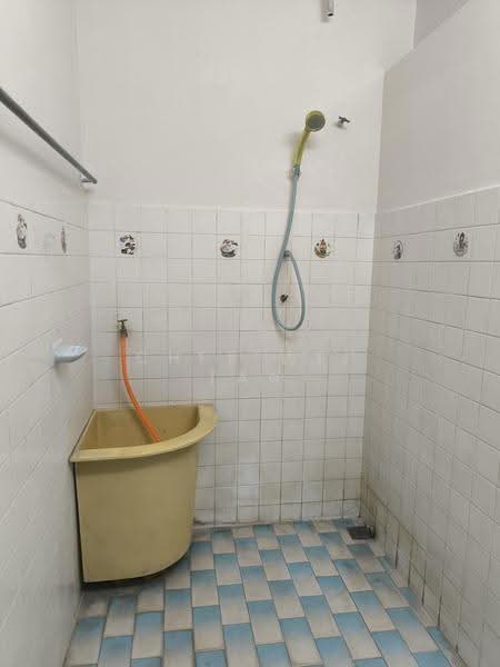 Rumah Teres 2-Tingkat untuk Dijual di Taman Pakatan (Ipoh) - Chee Wei Tan - Bathroom - PropertyGuru.com.my