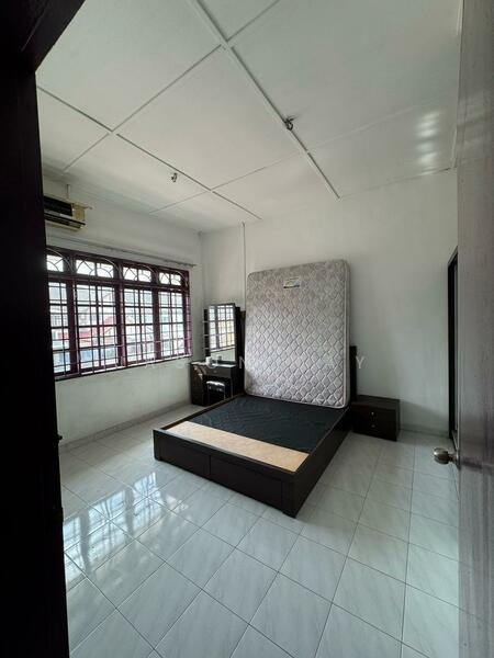 2-storey Terraced House for Sale in Taman Jati (Batu Berendam) - Jason Tay - Bedroom - PropertyGuru.com.my