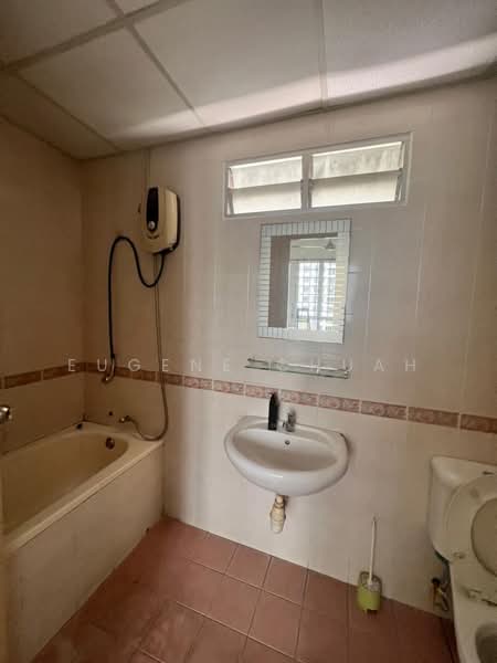 Putra Place Condominium untuk Untuk Disewa - RM 1,700 /bulan, Mac 2026 - Bathroom - PropertyGuru.com.my