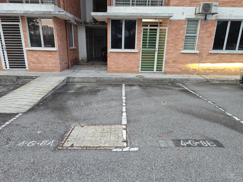 2 assigned parking lots right Infront 