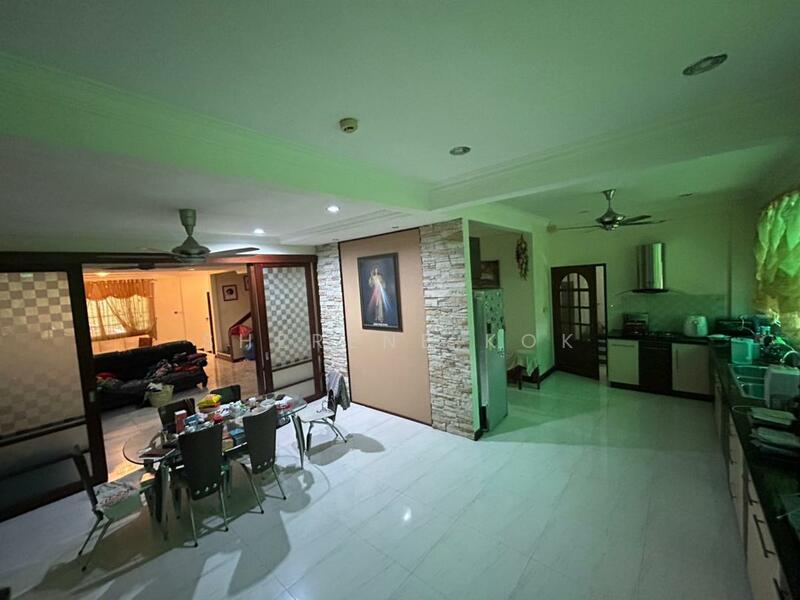 Rumah Banglo untuk Dijual di Taman BDC (Kuching) - Sherene Kok - Living Room - PropertyGuru.com.my