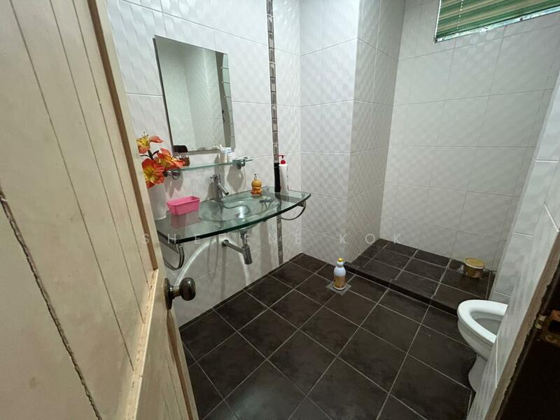 Rumah Banglo untuk Dijual di Taman BDC (Kuching) - Sherene Kok - Bathroom - PropertyGuru.com.my