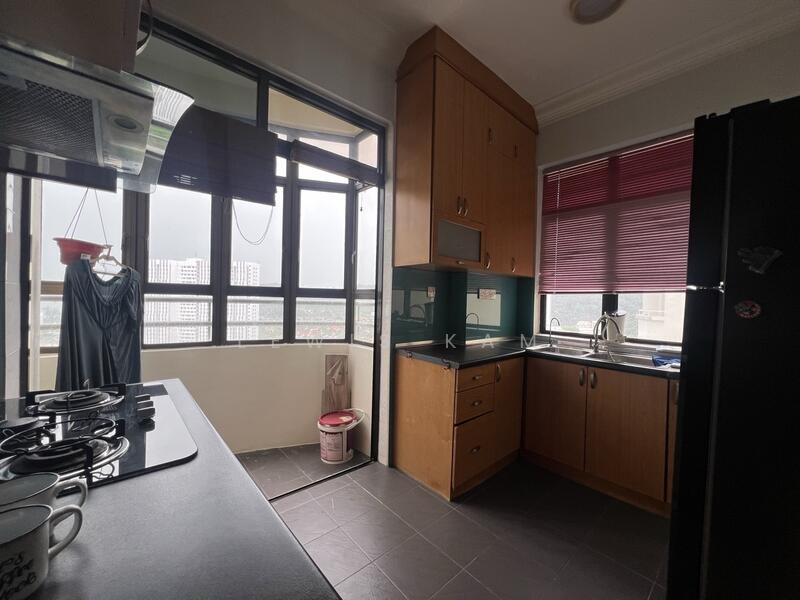 Condominium for Sale at Eden Seaview Condominium - Lewis Kam - Kitchen - PropertyGuru.com.my