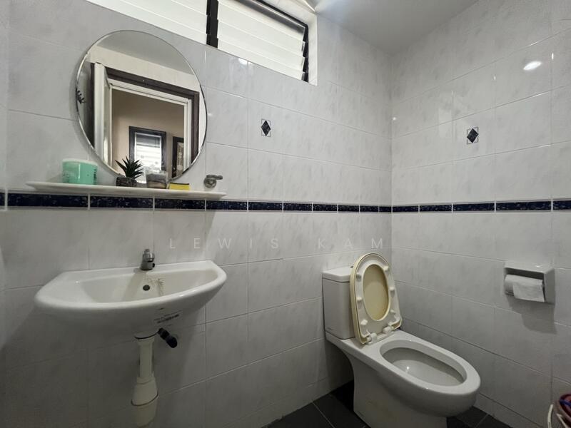 Condominium for Sale at Eden Seaview Condominium - Lewis Kam - Bathroom - PropertyGuru.com.my