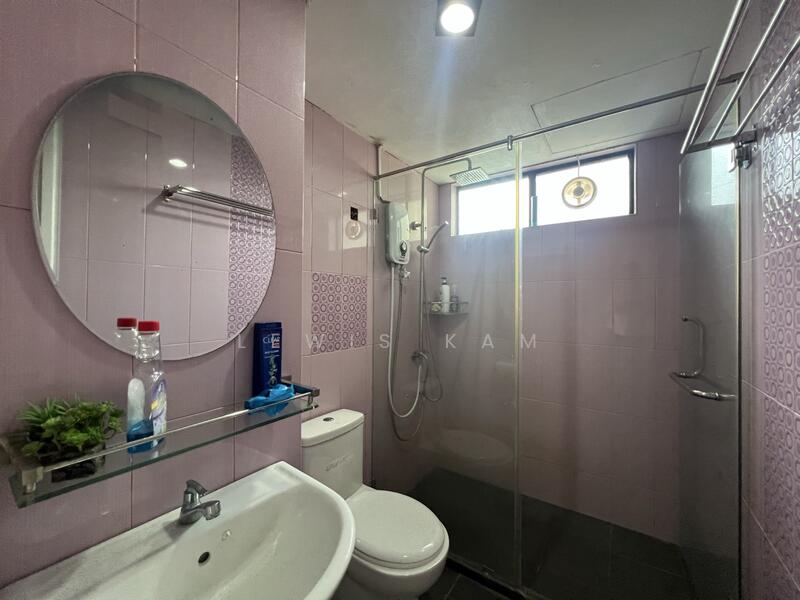 Condominium for Sale at Eden Seaview Condominium - Lewis Kam - Bathroom - PropertyGuru.com.my