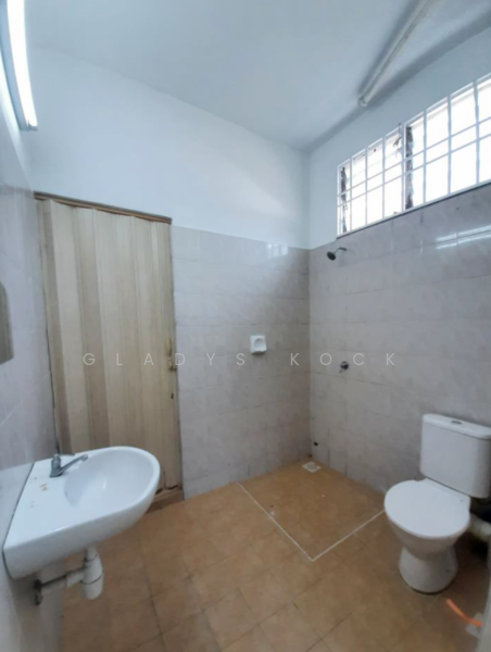 2-storey Terraced House for Sale in Batu Maung (Penang) - Gladys Kock - Bathroom - PropertyGuru.com.my