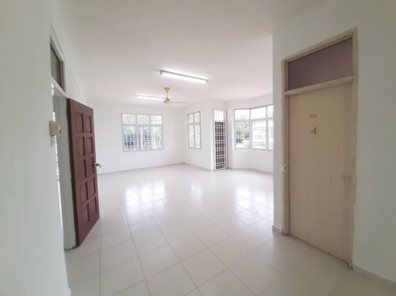 2-storey Terraced House for Sale in Batu Maung (Penang) - Gladys Kock - Living Room - PropertyGuru.com.my