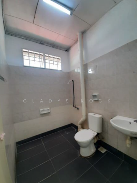 2-storey Terraced House for Sale in Batu Maung (Penang) - Gladys Kock - Bathroom - PropertyGuru.com.my