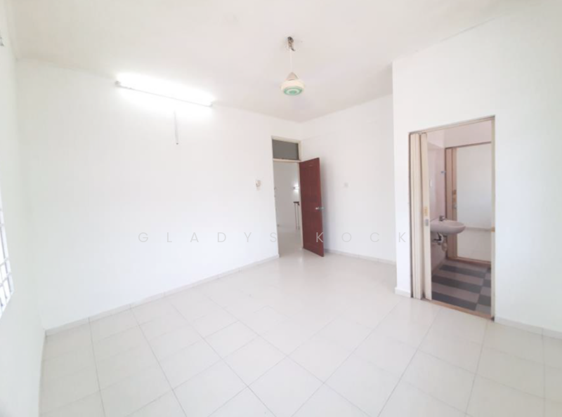 2-storey Terraced House for Sale in Batu Maung (Penang) - Gladys Kock - Living Room - PropertyGuru.com.my