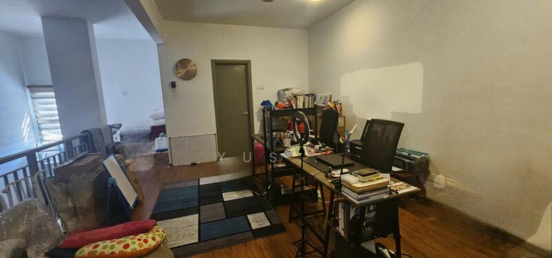 3rd Floor + Bathroom