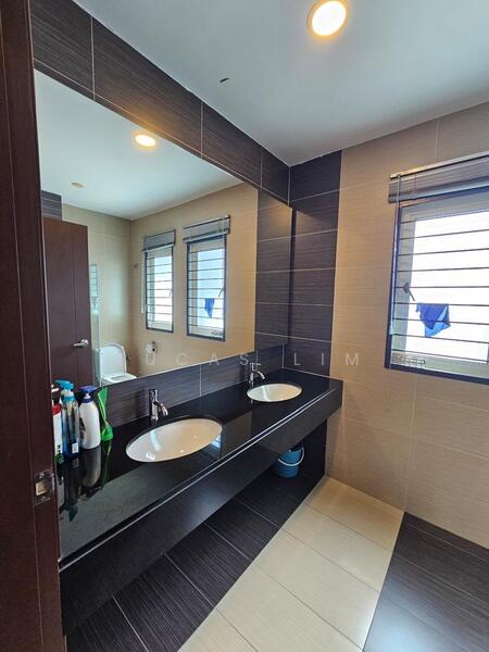 Semi-Detached House for Sale in Bandar Baru Selayang (Selayang) - Lucas Lim - Bathroom - PropertyGuru.com.my