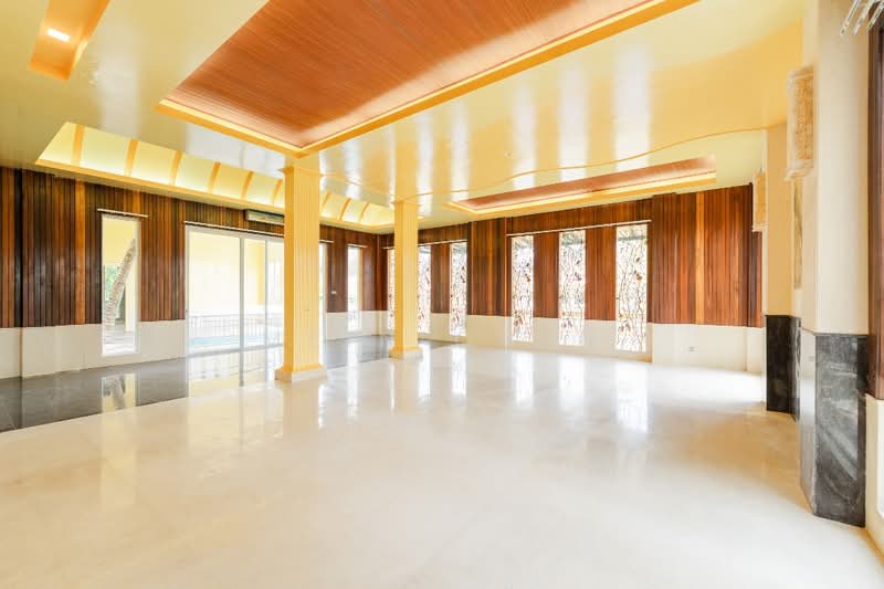 Rumah Banglo untuk Dijual di Country Heights (Kajang) - Mein Chen - Living Room - PropertyGuru.com.my