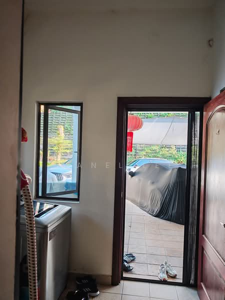 2.5-storey Terraced House for Sale in Sungai Buloh (Selangor) - Chanel Lee - Entrance - PropertyGuru.com.my