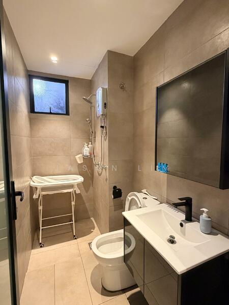 Kediaman Servis untuk Dijual di KL Traders Square - Jason Lim - Bathroom - PropertyGuru.com.my