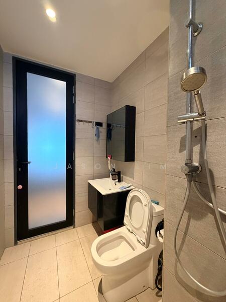 Kediaman Servis untuk Dijual di KL Traders Square - Jason Lim - Bathroom - PropertyGuru.com.my