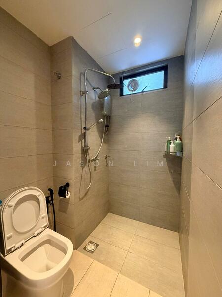 Kediaman Servis untuk Dijual di KL Traders Square - Jason Lim - Bathroom - PropertyGuru.com.my