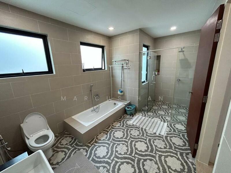 Rumah Teres 3 Tingkat untuk Dijual di 16 Sierra (Puchong) - Marcus Han - Bathroom - PropertyGuru.com.my