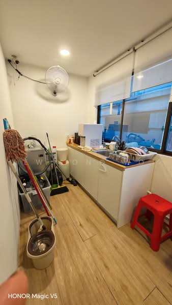 Shop / Office for Sale in Damansara Heights (Kuala Lumpur) - Yew Long Woi - Kitchen - PropertyGuru.com.my