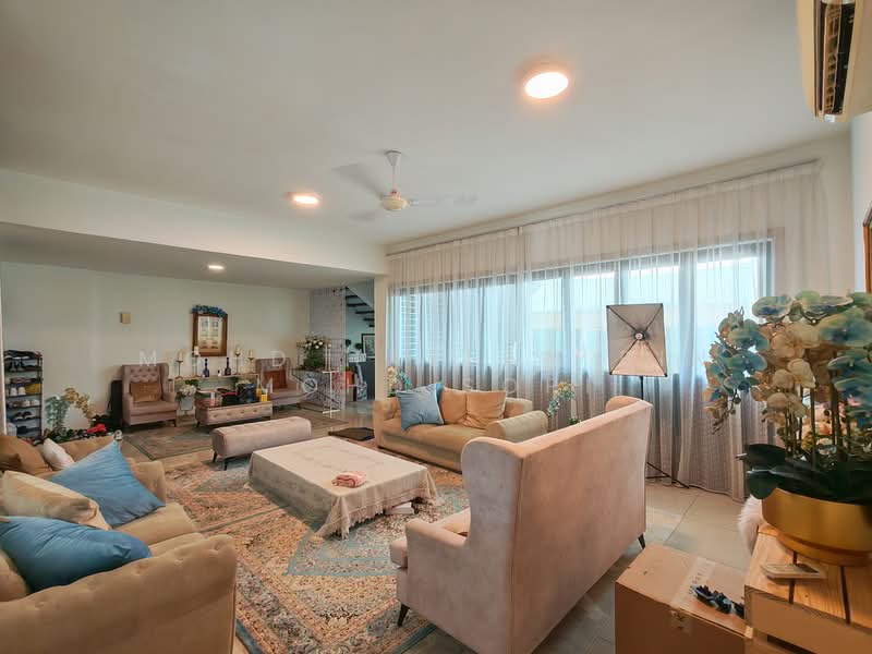 Aralia @ Elmina Gardens untuk Untuk Dijual - RM 1,650,000, Mac 2026 - Living Room - PropertyGuru.com.my