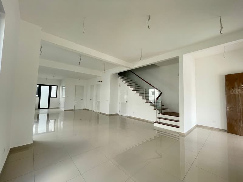 Rumah Berkembar untuk Dijual di Telok Panglima Garang (Selangor) - Fiona Lee - Living Room - PropertyGuru.com.my