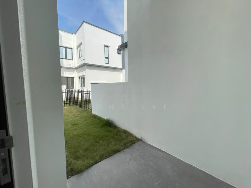 Rumah Berkembar untuk Dijual di Telok Panglima Garang (Selangor) - Fiona Lee - Exterior - PropertyGuru.com.my