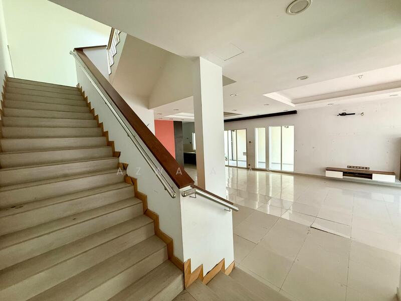 Bunglow villa Kota Kemuning untuk Untuk Dijual - RM 1,500,000, Apr 2026 - Living Room - PropertyGuru.com.my