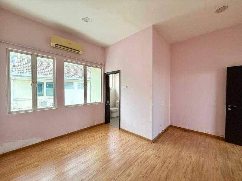 Bunglow villa Kota Kemuning untuk Untuk Dijual - RM 1,500,000, Apr 2026 - Bedroom - PropertyGuru.com.my