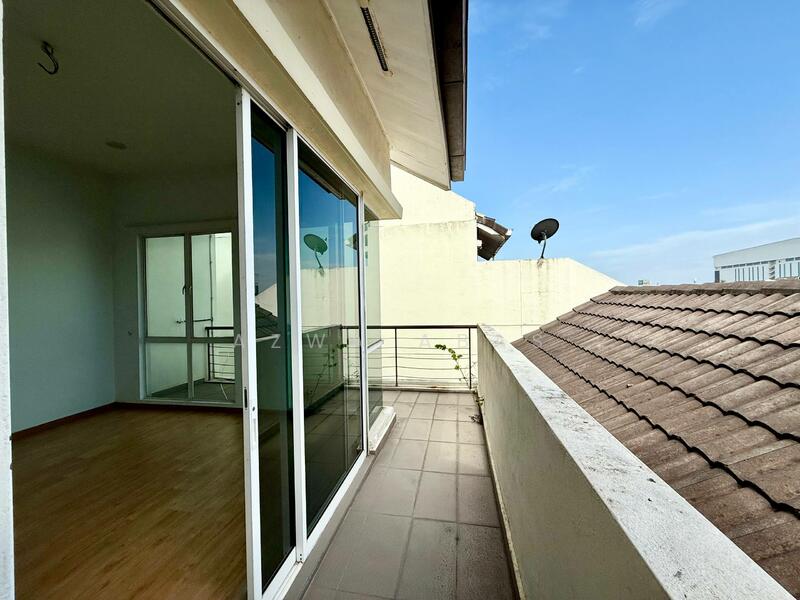 Bunglow villa Kota Kemuning untuk Untuk Dijual - RM 1,500,000, Apr 2026 - Balcony - PropertyGuru.com.my