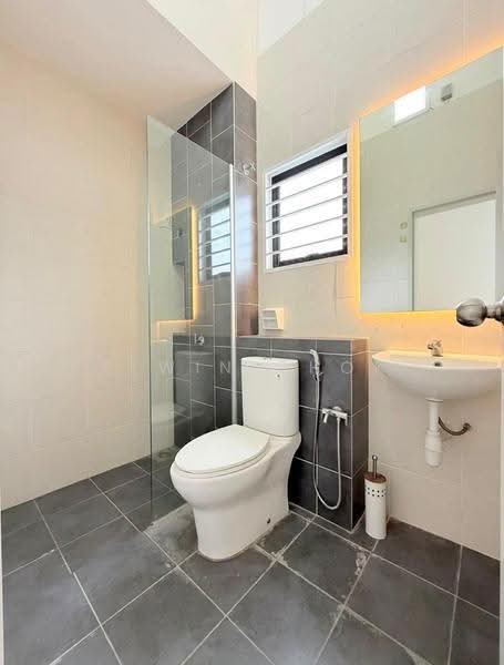 2-storey Terraced House for Sale in Seksyen U13 (Setia Alam) - Elwin Chok - Bathroom - PropertyGuru.com.my