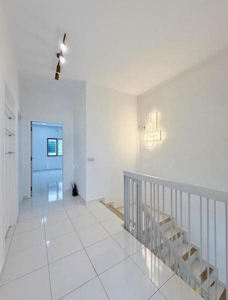 2-storey Terraced House for Sale in Seksyen U13 (Setia Alam) - Elwin Chok - Corridor - PropertyGuru.com.my