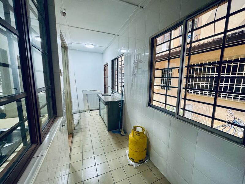 For Sale - Desa Aman Puri @ 2.5 Storey Terraced House