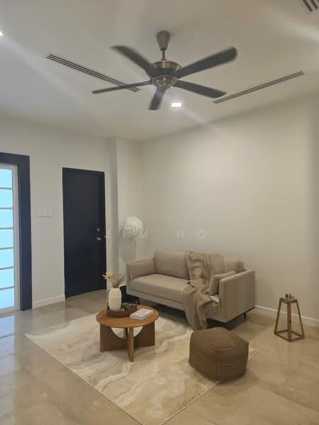 Kondominium untuk Disewa di Cinta - Jim Ho Cho - Living Room - PropertyGuru.com.my